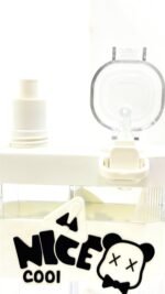 ⁦زجاجة ماء "NICE COOL" – تصميم عصري بغطاء متعدد الوظائف وحزام كتف⁩ - الصورة ⁦3⁩